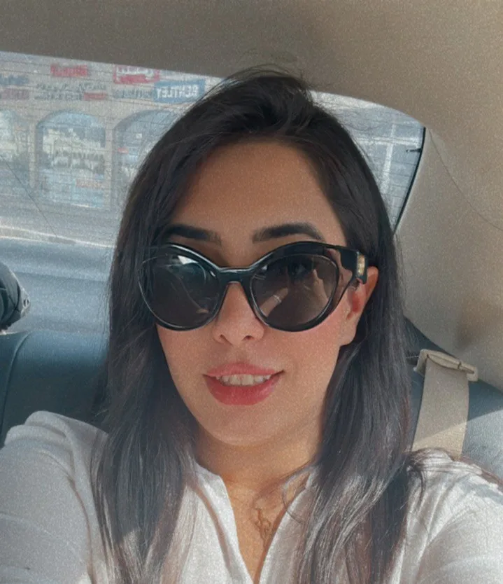 Niloofar Sh.